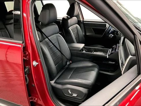 Used 2025 Hyundai Santa Fe Limited FWD image 8