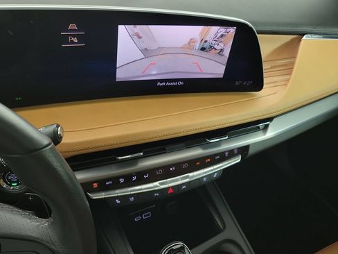 Used 2024 Cadillac XT4 Sport FWD image 30