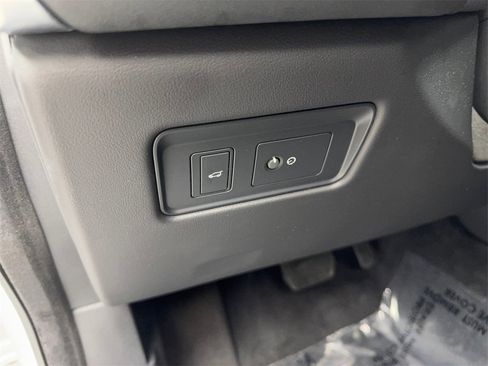 Used 2024 Jaguar F-PACE R-Dynamic S image 54