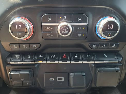 Used 2021 GMC Sierra 3500 Denali AWD/4WD image 26