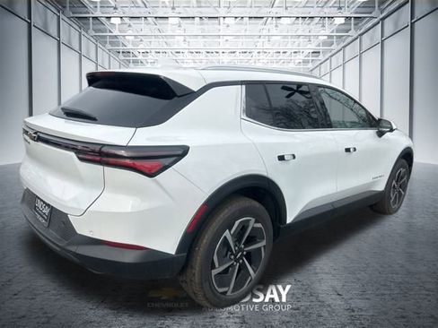 New 2026 Chevrolet Equinox EV LT AWD/4WD image 4