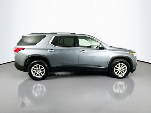 Used 2020 Chevrolet Traverse LT w/ LPO, Blackout Package image 9