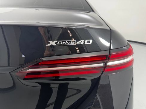 Used 2025 BMW i5 xDrive40 w/ M Sport Package AWD/4WD image 8