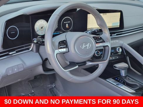 Used 2025 Hyundai Elantra SEL FWD image 14