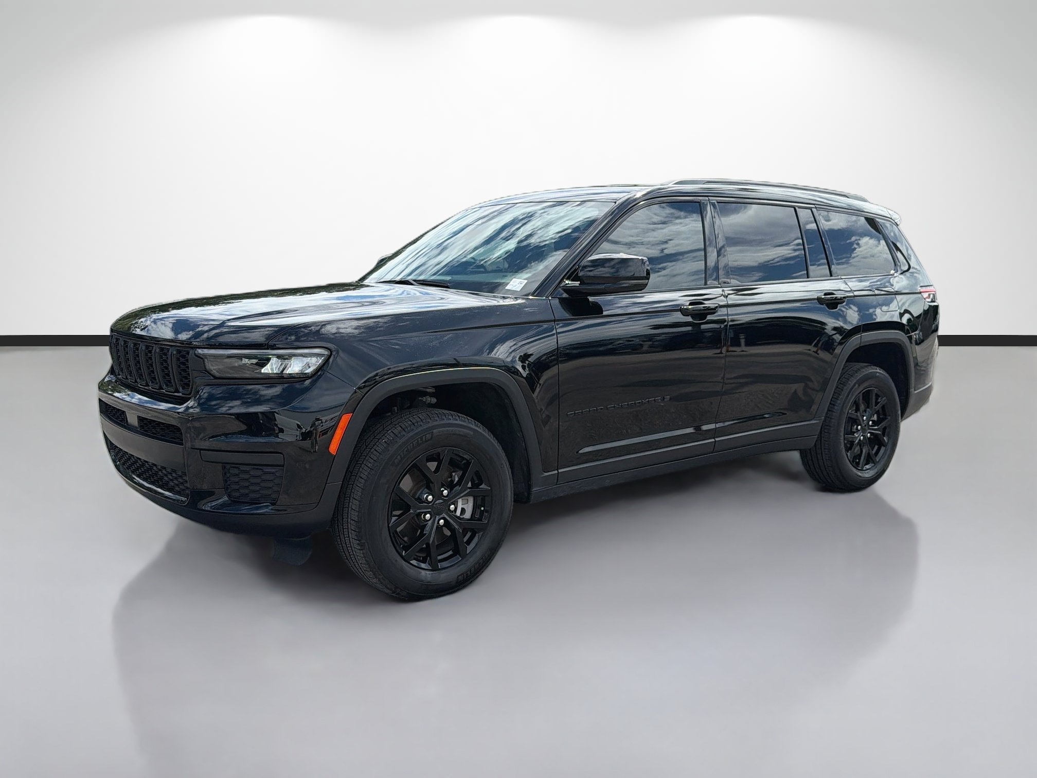 Used 2024 Jeep Grand Cherokee L Laredo AWD/4WD image 7