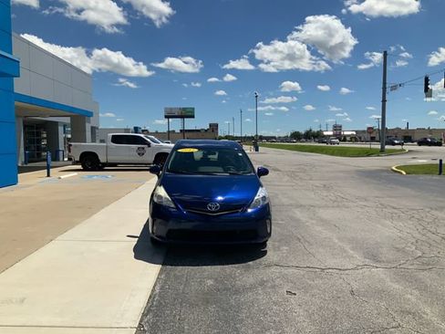 Used 2013 Toyota Prius V Three FWD image 3
