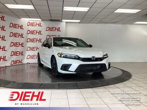 Used 2023 Honda Civic Sport image 1