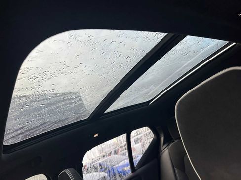 Certified 2023 Volvo XC40 Recharge Ultimate image 23