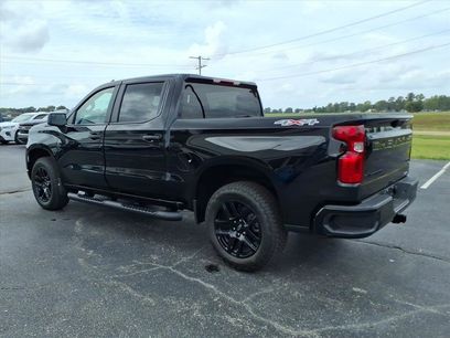 New 2026 Chevrolet Silverado 1500 Custom w/ LPO, Dark Essentials Package