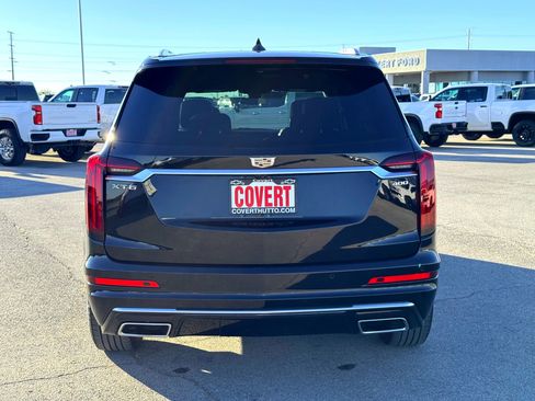 Used 2025 Cadillac XT6 Premium Luxury image 7