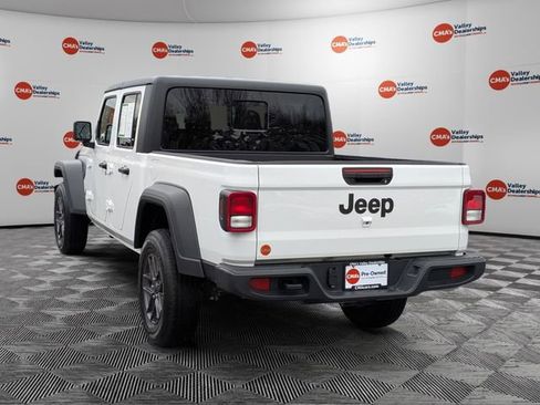 Certified 2025 Jeep Gladiator Sport image 7