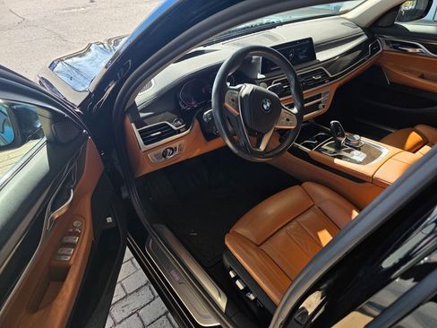 Used 2020 BMW 740i w/ Premium Package image 26