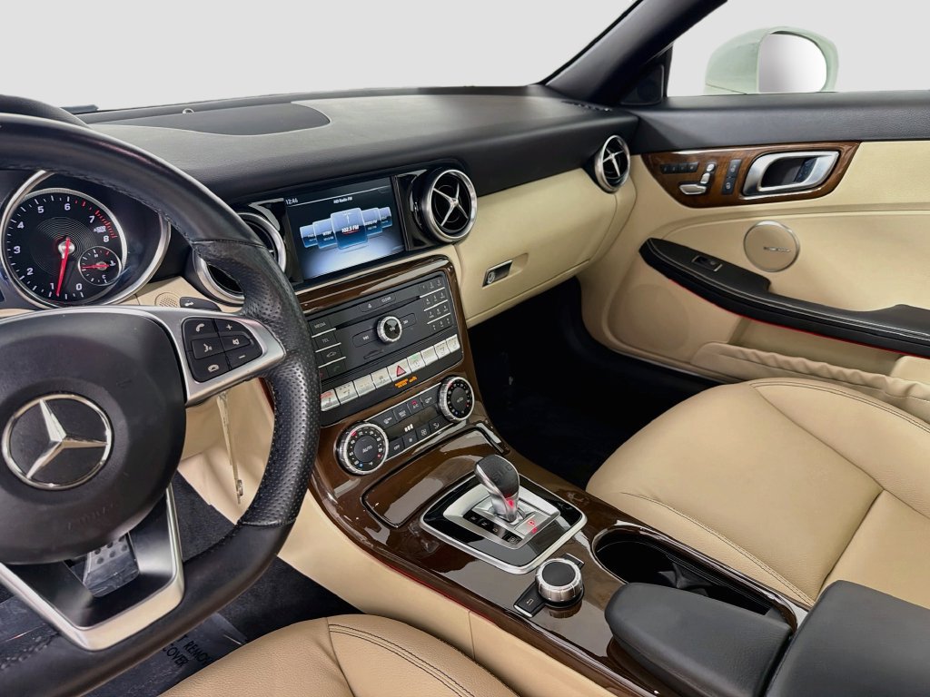 Used 2020 Mercedes-Benz SLC 300 w/ Premium Package image 23