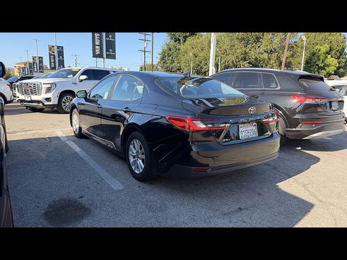 Used 2025 Toyota Camry LE FWD image 3