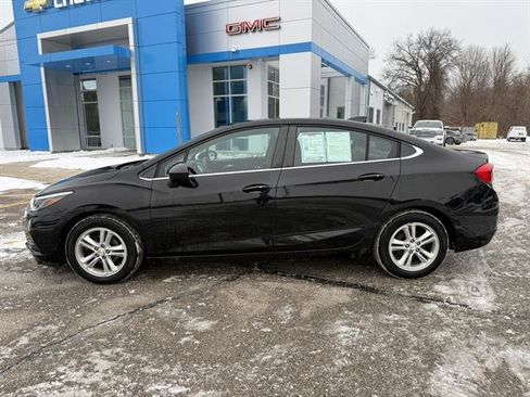 Used 2017 Chevrolet Cruze LT w/ Convenience Package image 3