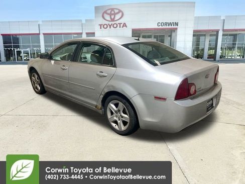 Used 2010 Chevrolet Malibu LS image 6