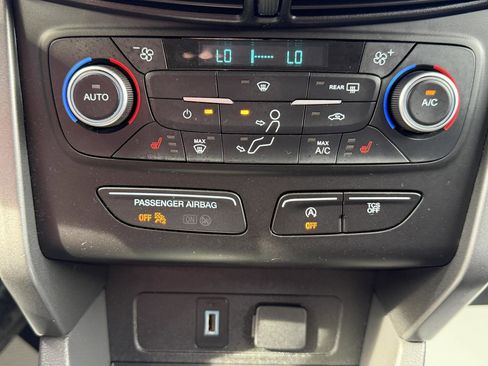 Used 2018 Ford Escape SEL image 10