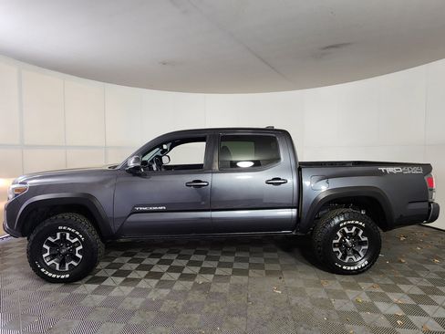 Used 2021 Toyota Tacoma TRD Off-Road image 4