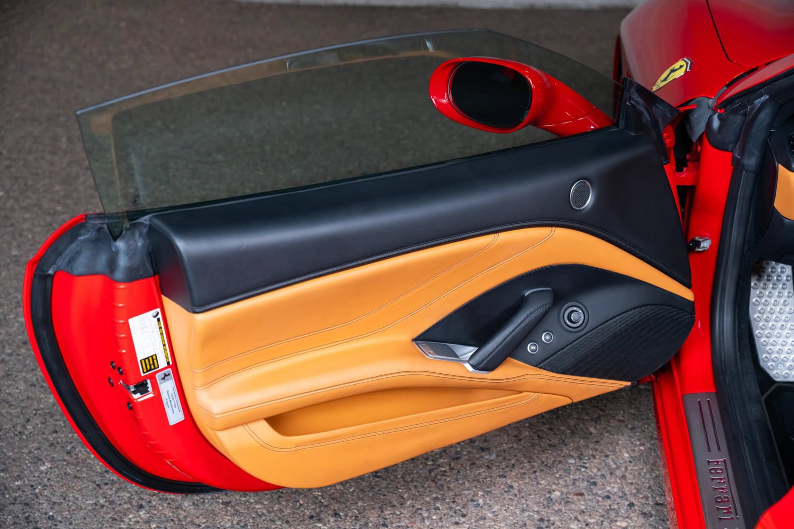 Used 2015 Ferrari California T RWD image 76