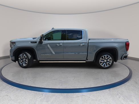 Used 2024 GMC Sierra 1500 Denali w/ Denali Reserve Package AWD/4WD image 8
