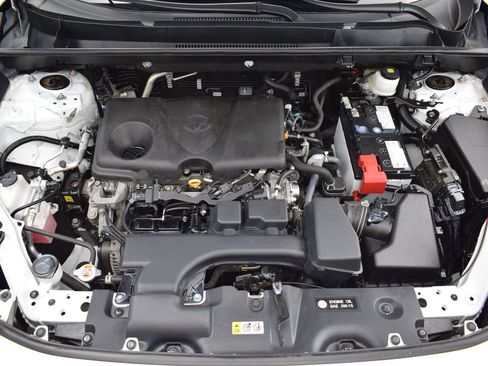Used 2024 Toyota RAV4 XLE FWD image 9
