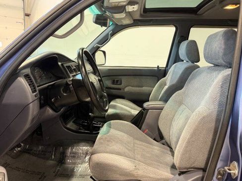 Used 2000 Toyota 4Runner SR5 AWD/4WD image 13