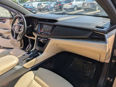 Used 2017 Cadillac XT5 FWD image 13