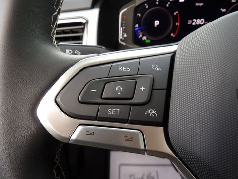 Used 2023 Volkswagen Atlas SEL image 17