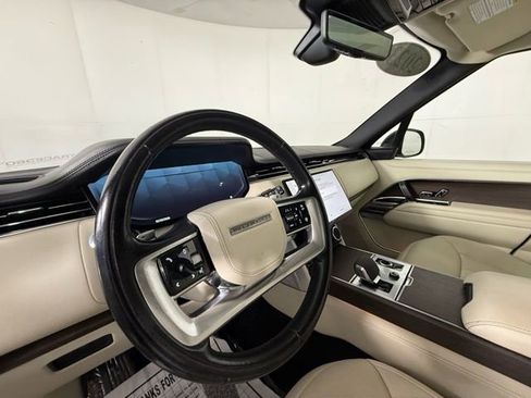 Used 2023 Land Rover Range Rover Long Wheelbase SE AWD/4WD image 6