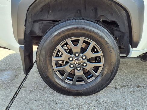 Used 2025 Toyota 4Runner SR5 RWD image 9