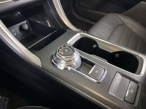 Used 2018 Ford Fusion SE w/ Fusion SE Technology Package image 18