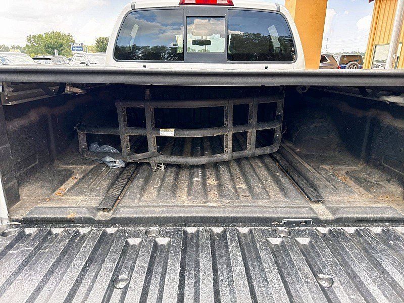 Used 2016 Nissan Frontier SV w/ SV Value Truck Package AWD/4WD image 17