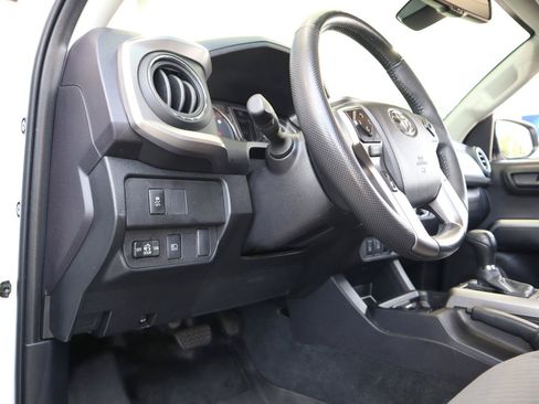 Used 2023 Toyota Tacoma SR5 AWD/4WD image 43