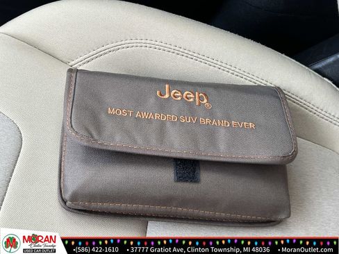 Used 2016 Jeep Cherokee Sport image 27