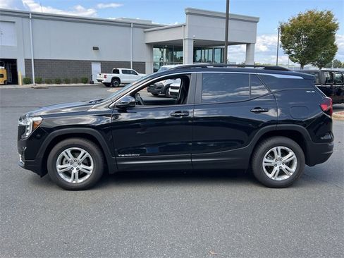 Used 2022 GMC Terrain SLE w/ Driver Convenience Package image 10