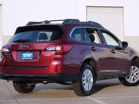 Used 2017 Subaru Outback 2.5i Premium image 3