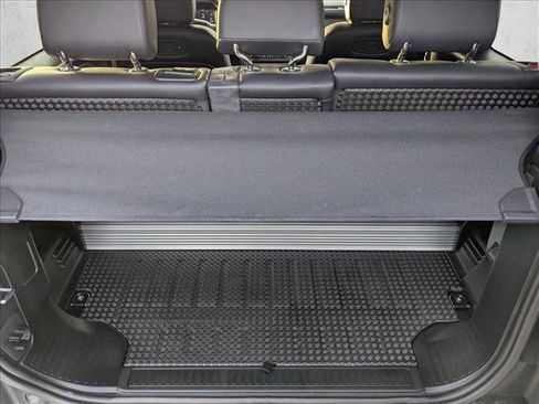 Used 2022 Land Rover Defender 90 S image 7