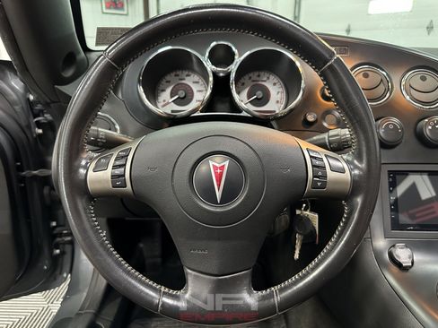Used 2008 Pontiac Solstice Convertible w/ Premium Package RWD image 34