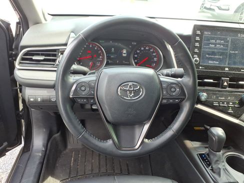 Used 2022 Toyota Camry XSE FWD image 8