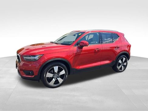 Used 2019 Volvo XC40 T5 Momentum AWD/4WD image 1