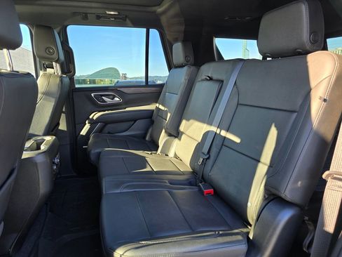 Used 2022 Chevrolet Tahoe Z71 w/ Luxury Package image 17