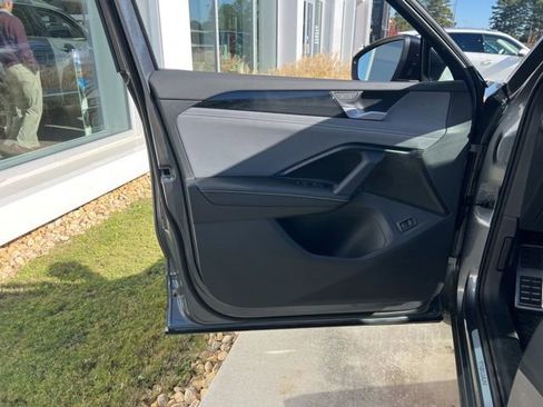 New 2026 Volkswagen Tiguan SE R-Line image 19