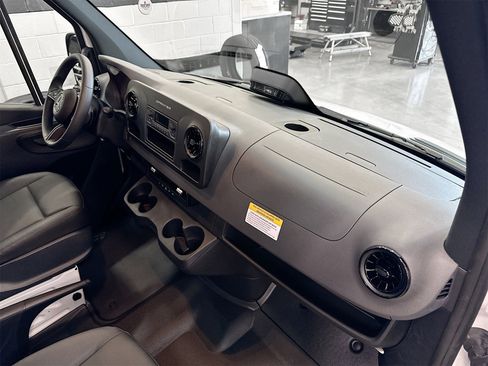 New 2025 Mercedes-Benz Sprinter 2500 image 23