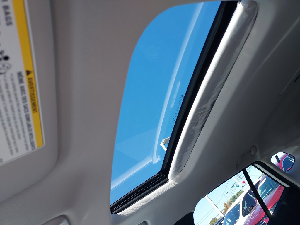 New 2026 Chevrolet Trax ACTIV w/ Sunroof Package FWD image 23