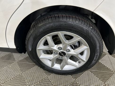 Used 2023 Kia Soul LX w/ LX Technology Package FWD image 10