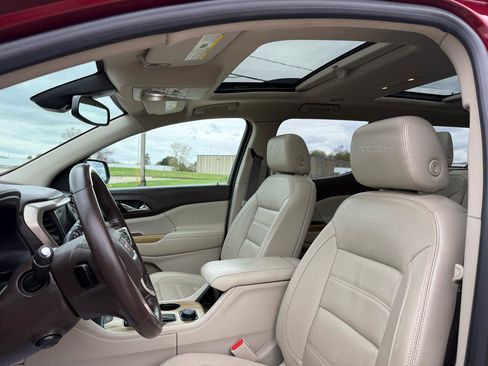 Used 2017 GMC Acadia Denali w/ Technology Package AWD/4WD image 16