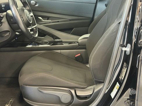 Certified 2023 Hyundai Elantra SEL w/ Convenience Package image 13