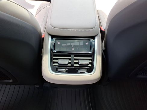 New 2026 Volvo XC90 B6 Core w/ Protection Package Premier AWD/4WD image 8