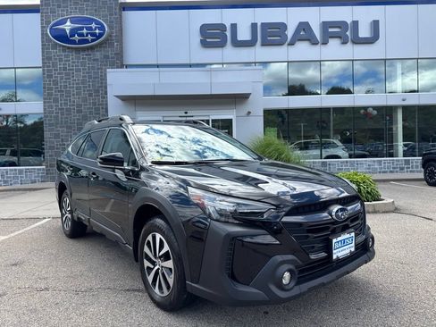 Used 2024 Subaru Outback Premium AWD/4WD image 1