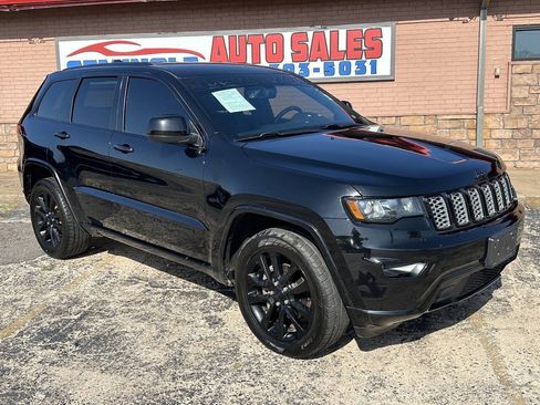 Used 2020 Jeep Grand Cherokee Altitude AWD/4WD image 2